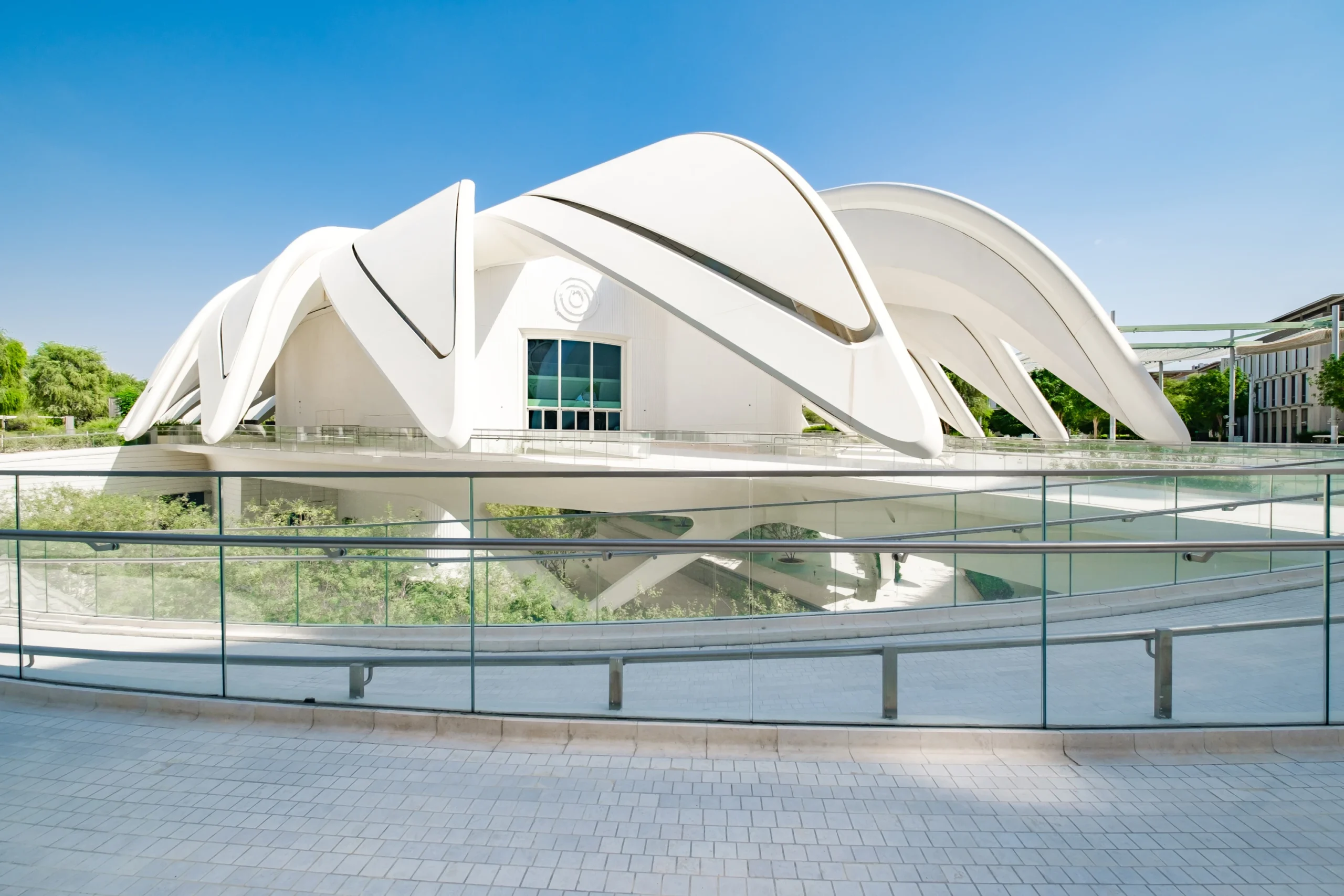 A striking visitor center in Saudi Arabia with a futuristic design inspired by Arabian motifs, seamlessly blending tradition with modern architecture. This immersive visitor center highlights how interactive solutions in Ad-Dammam, Riyadh, and Jeddah can enhance cultural engagement. By integrating digital twin heritage experiences in KSA and user-centric visitor center design, these spaces create authentic and dynamic cultural immersion for visitors.